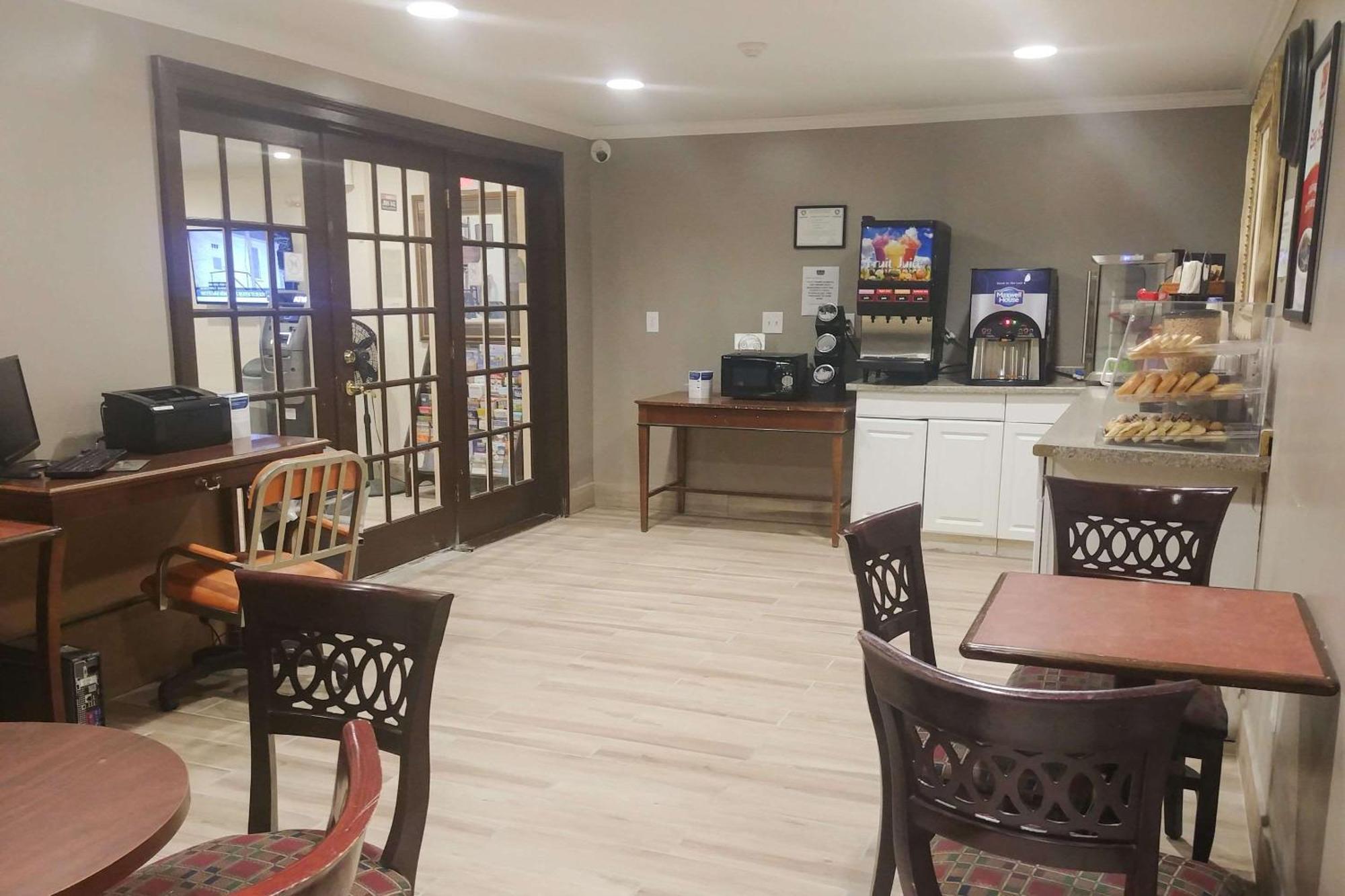 Econo Lodge Milldale - Саутингтон Экстерьер фото