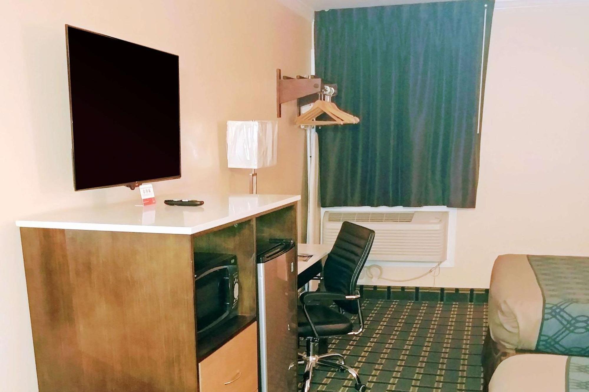 Econo Lodge Milldale - Саутингтон Экстерьер фото