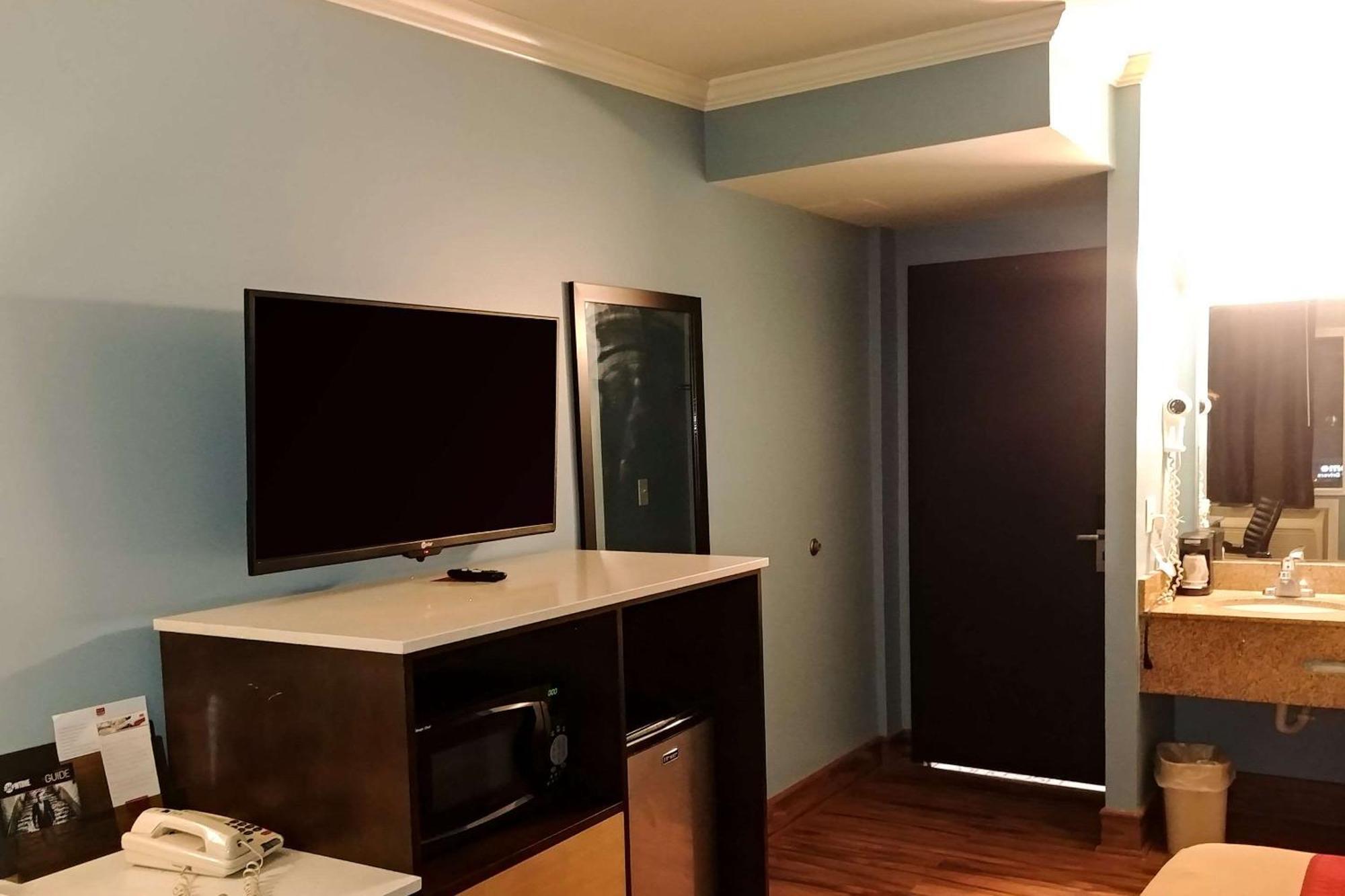 Econo Lodge Milldale - Саутингтон Экстерьер фото