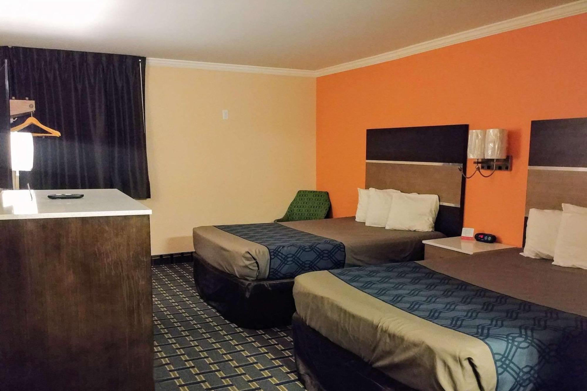 Econo Lodge Milldale - Саутингтон Экстерьер фото