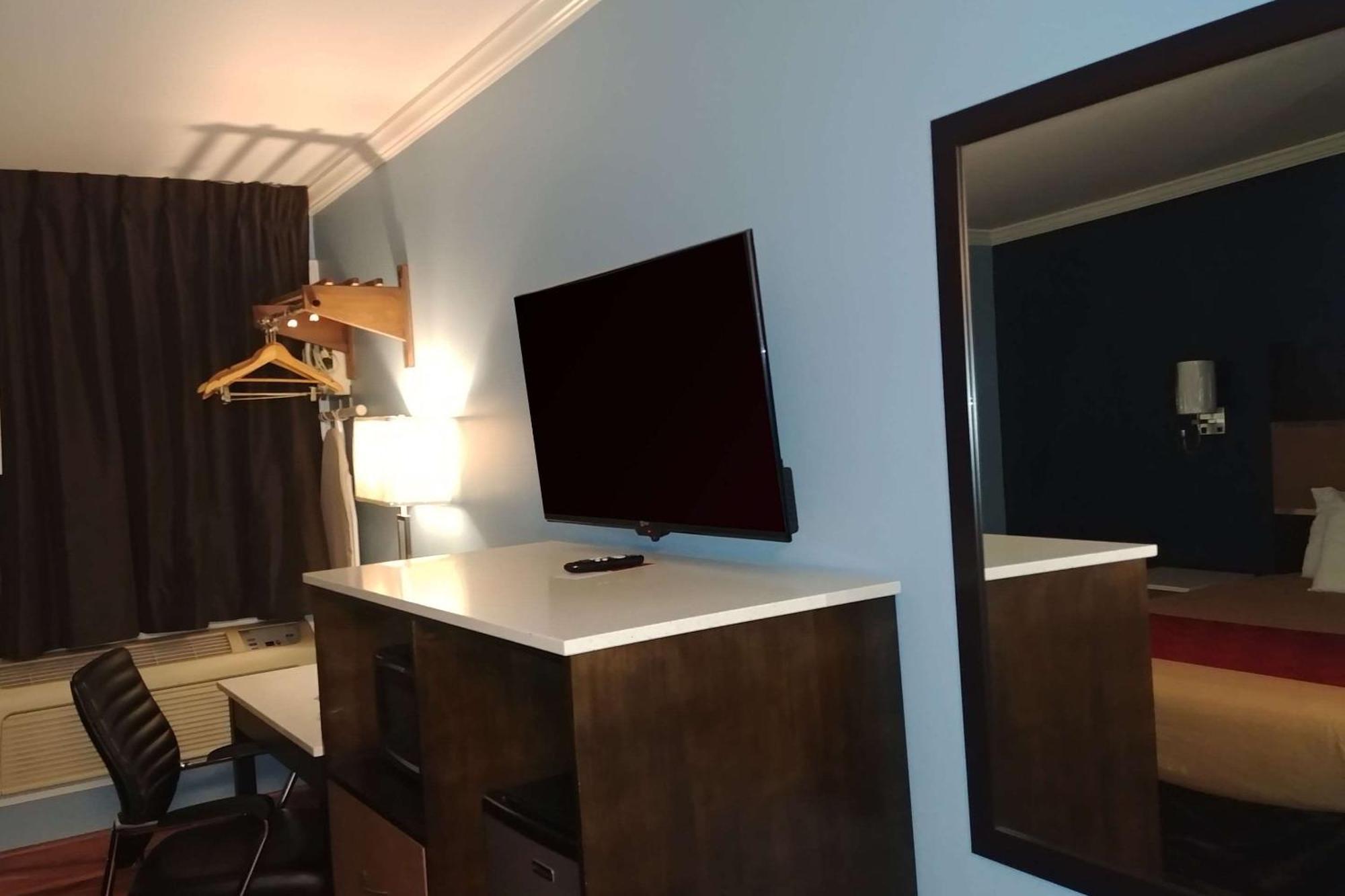 Econo Lodge Milldale - Саутингтон Экстерьер фото