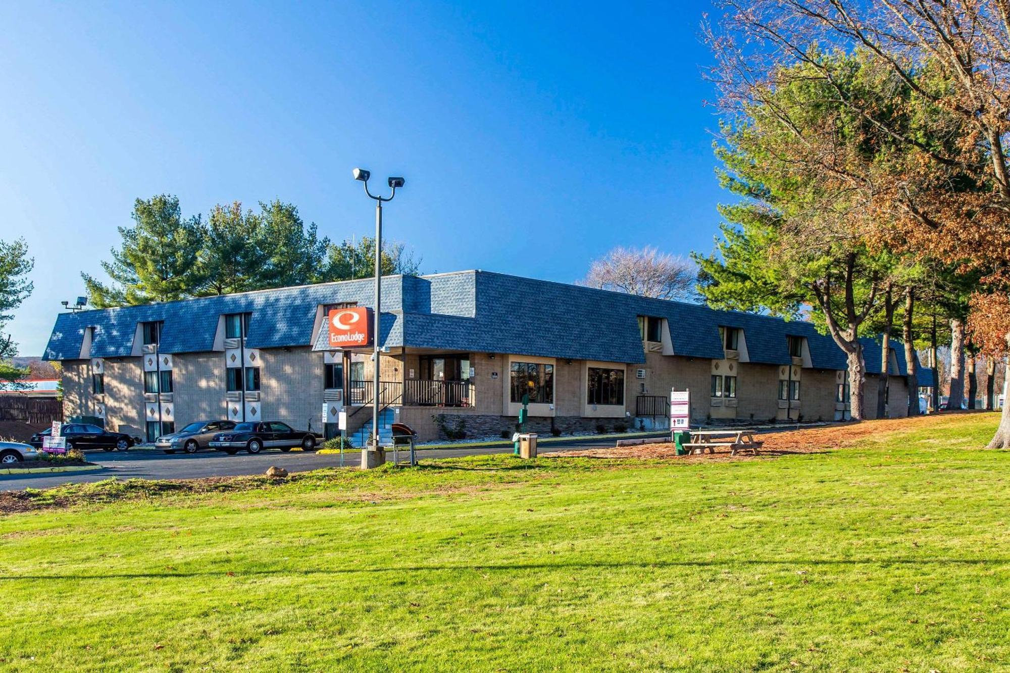 Econo Lodge Milldale - Саутингтон Экстерьер фото