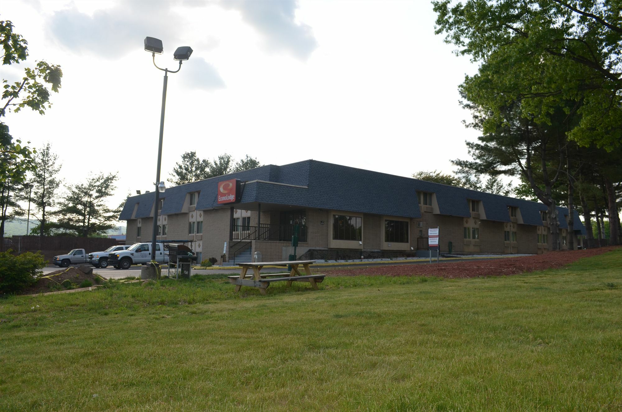 Econo Lodge Milldale - Саутингтон Экстерьер фото