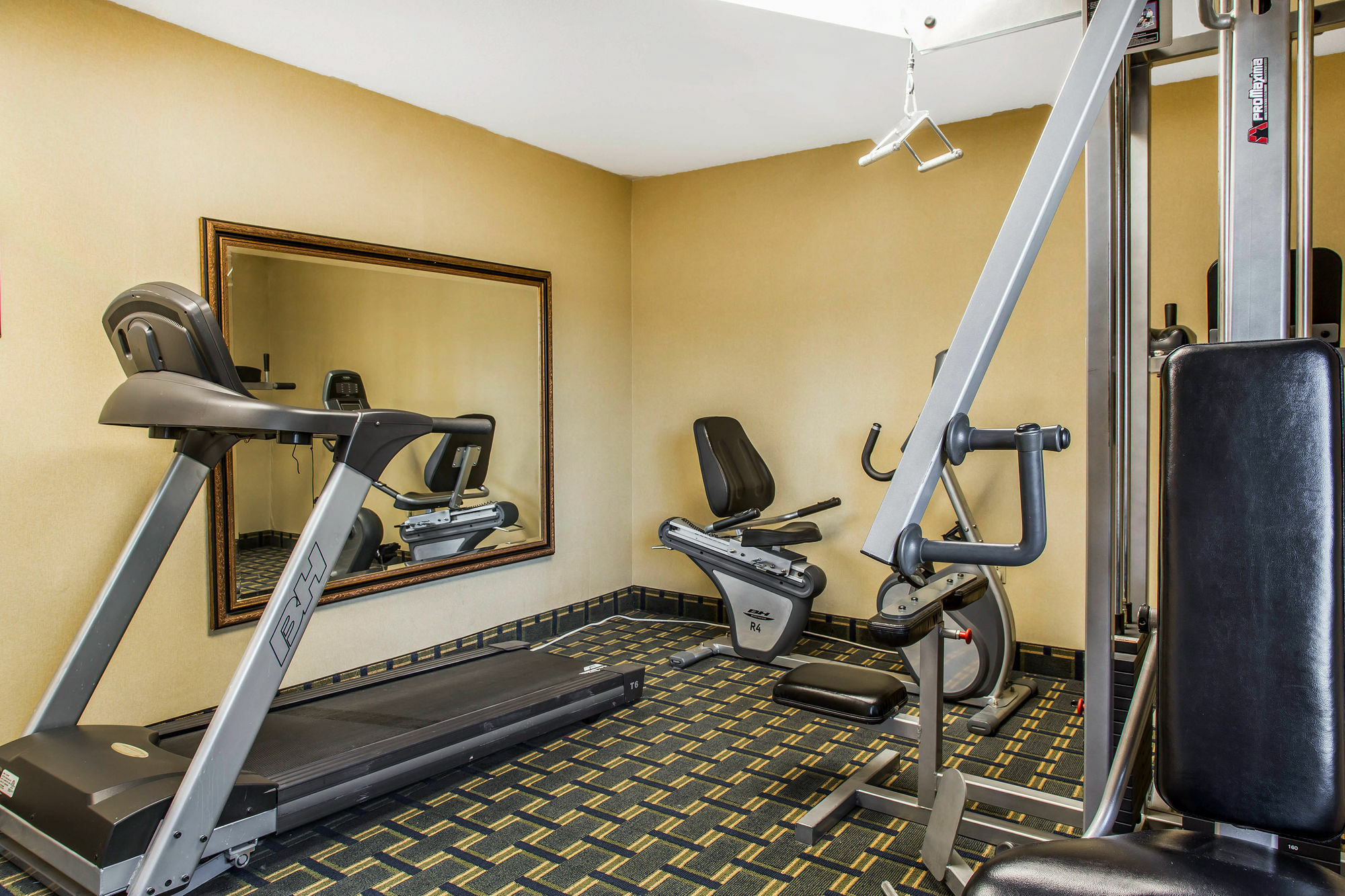 Econo Lodge Milldale - Саутингтон Экстерьер фото